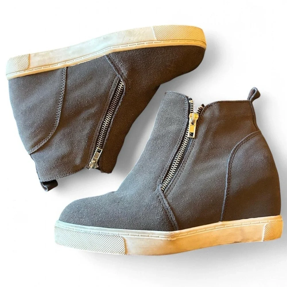 Gray Wedgie Sneakers | 8.5